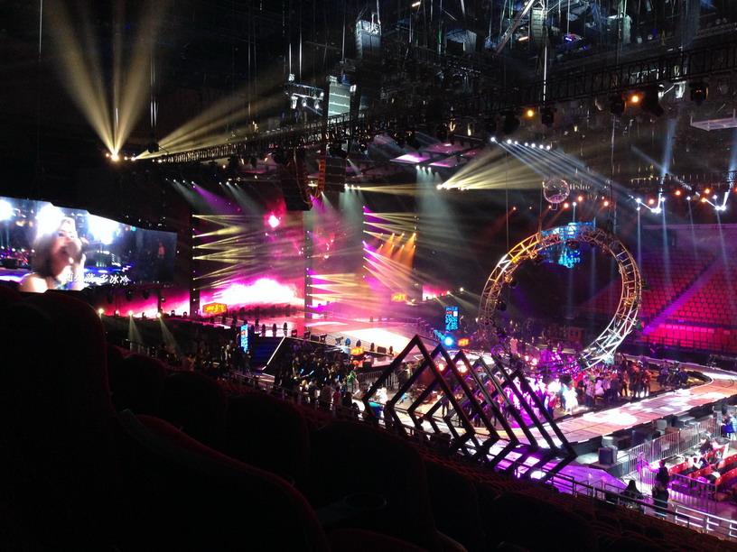 coreatchina's tweet image. Hoist system for HuNan TV New Year Eve Concert Dec.31st,2014.