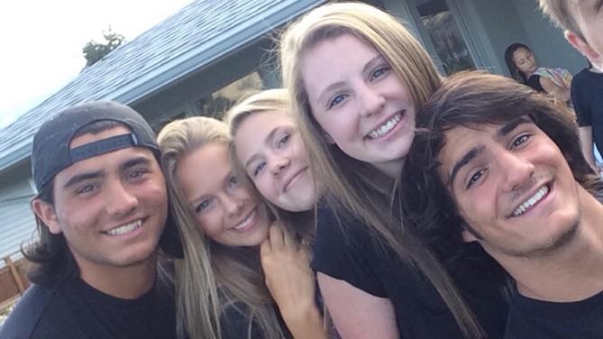 jjurus01's tweet photo. Happy 18th birthday to these babes on ends 🎉🎉 @connerm42 @SpencerMitchel4 http://t.co/RZ0zZnC2ia
