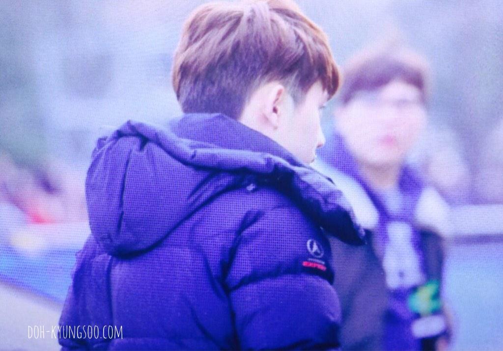 lfurenzheng00w's tweet photo. 150122 서가대출근 #경수  오늘도 홧팅홧팅🙊✨ http://t.co/NsovO4k5Rb