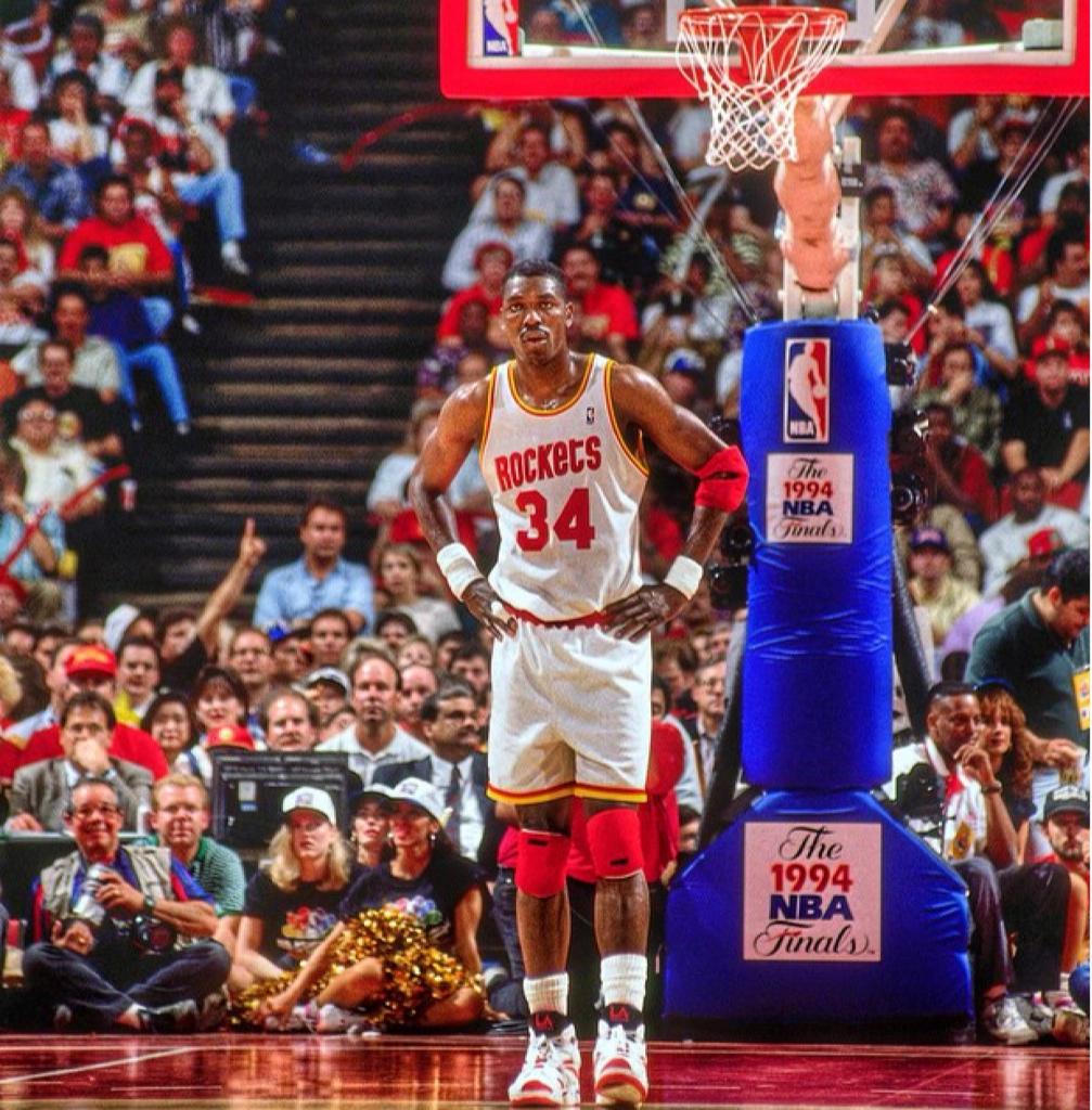 Almost forgot to wish the greatest center to ever play the game Hakeem Olajuwon a happy birthday! 