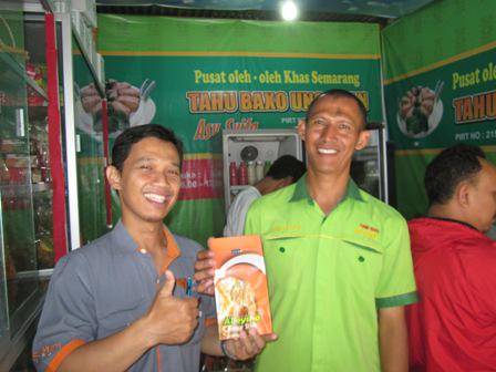 RZ_Semarang's tweet photo. Cheese Stick Alleysha, produk member Pedurungan, masuk pusat oleh2 Semarang @mandiribisa @RZ_Semarang @boedirahardja http://t.co/tDslFmKlMv"