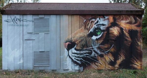 Cerveza_Leon's tweet photo. ChemiS, es el autor de este mural felino. RAWWRR! http://t.co/0hq664ynFl