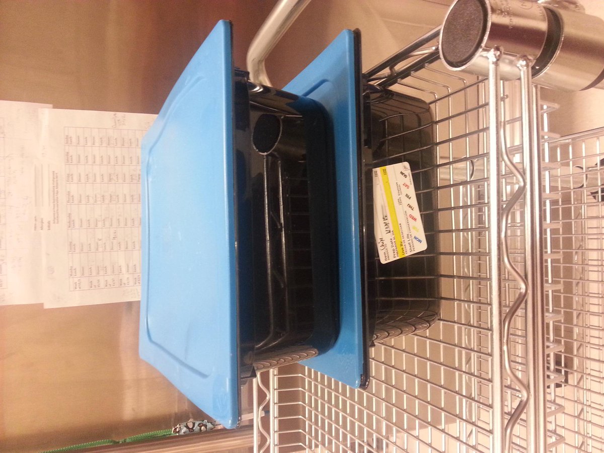 GC_FRN's tweet photo. Check out our new reusable trays! Now we can prevent both food and our trays from going to waste! http://t.co/xvU356nheV