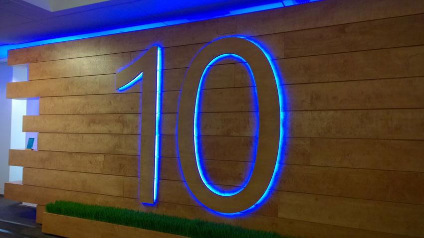 thenextweb's tweet photo. ICYMI Everything Microsoft announced at its Windows 10 event in one handy list http://t.co/kQ0QxSXn1V http://t.co/36xUt4TKEy