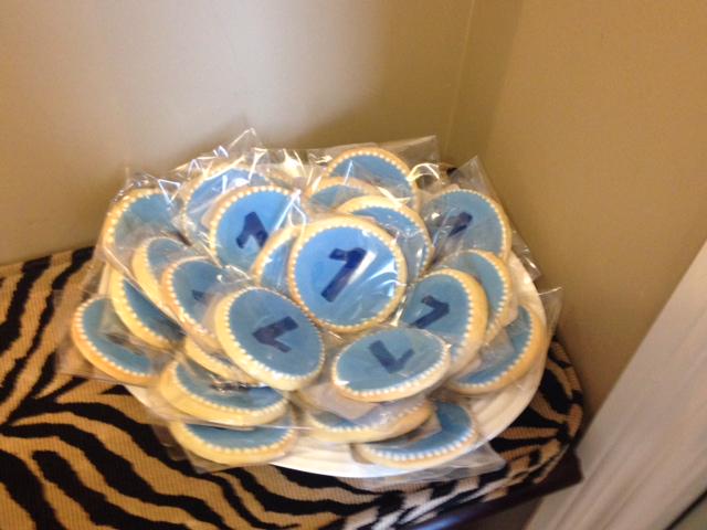 ModernMamaYEG's tweet image. Party favour idea by one of our #modernmama members from @whimsicalcake She got a #perkscard discount too! #yeg