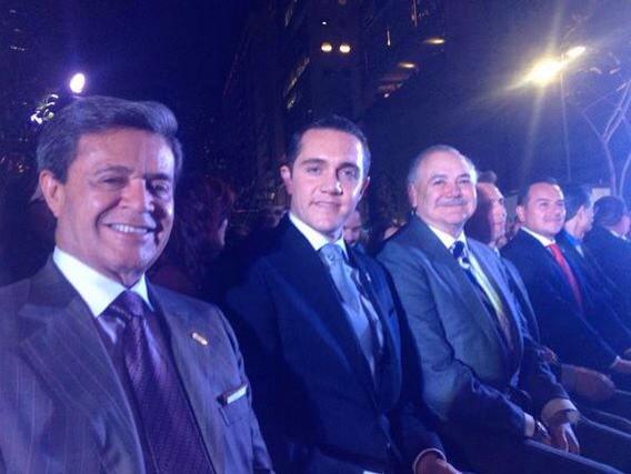 MagosNava's tweet image. Se acuerdan de la #cachetada de Velasco??? Esto de #RaúlSalinas es como una patada en las chiches (o huevos, dicen)