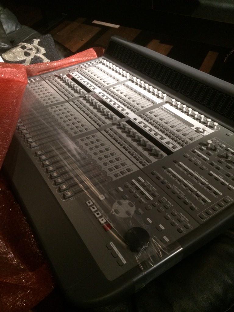 DesertMoonProd's tweet photo. Our new board arrived. The remodel continues. It's gonna be awesome here! @DannyCountKoker @CountsKustoms http://t.co/ebpPMymrd4