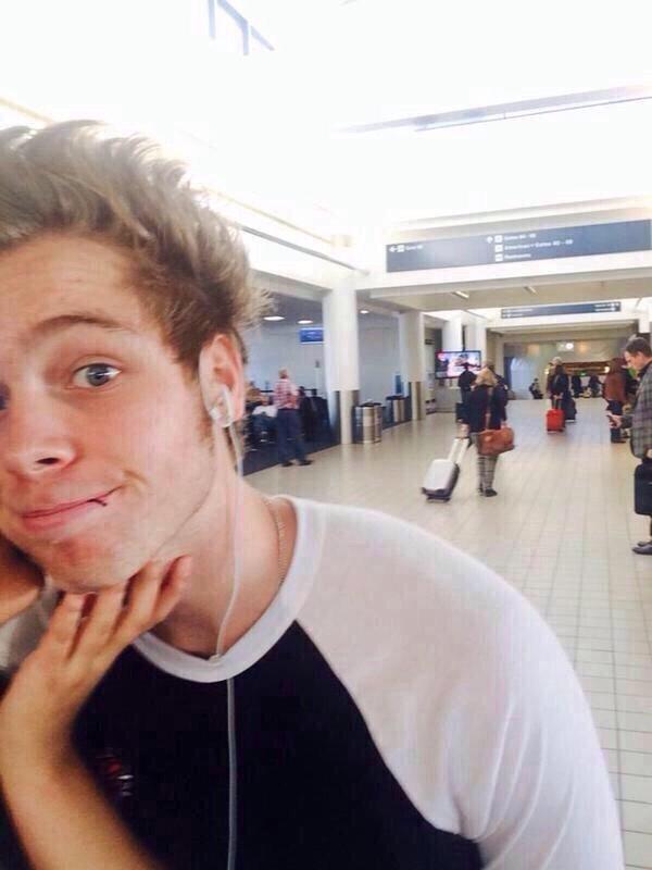 attackcntitcn's tweet image. im a bunny 💕