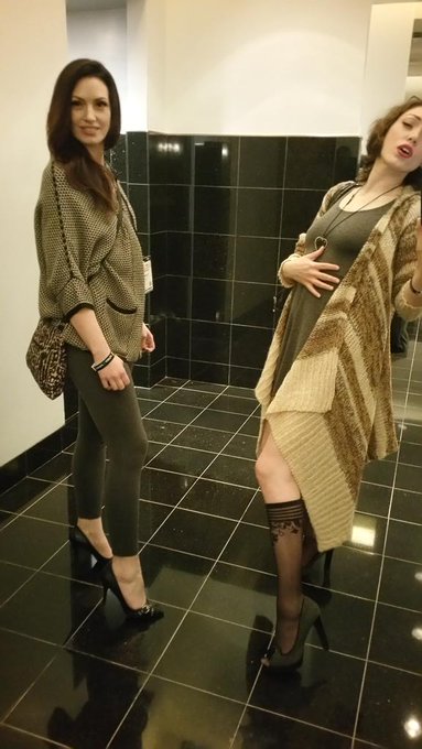 Bathroom shot with @SarahShevon #AVNExpo2015 http://t.co/oL2tTsWqWw<a class="tags" href="/tag/sarahshevon">@sarahshevon</a><a href="/tag/avnexpo2015"class="tags">#AVNExpo2015</a>