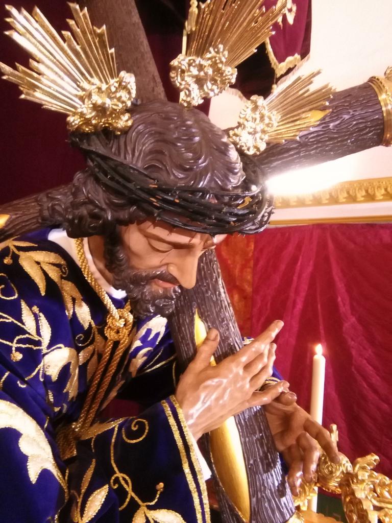 HNazareno2014's tweet photo. Esta tarde a las 19h. comienza el triduo en honor a  Nuestro Padres Jesus Nazareno http://t.co/9j8EsIS913