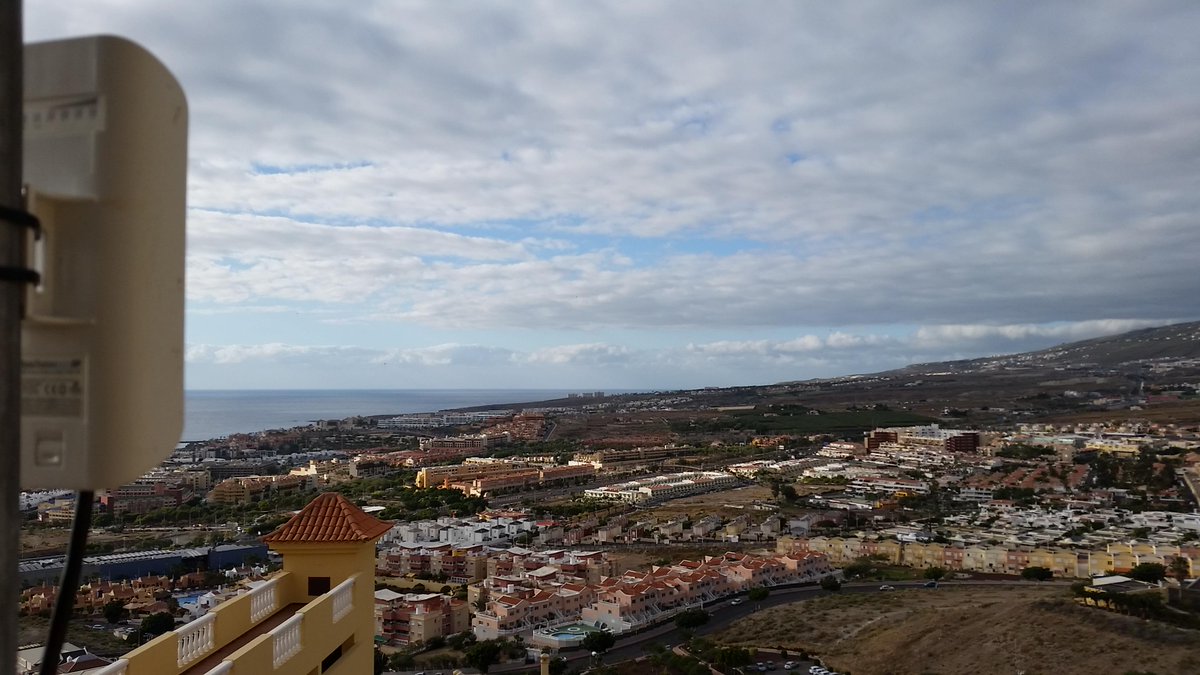 WiFiCanarias's tweet photo. ¡Y es que no paramos!, nueva instalación #WiFiCanarias #AirInternet en Sur de #Tenerife #clientesatisfecho #Internet http://t.co/CxUSnOQGCw
