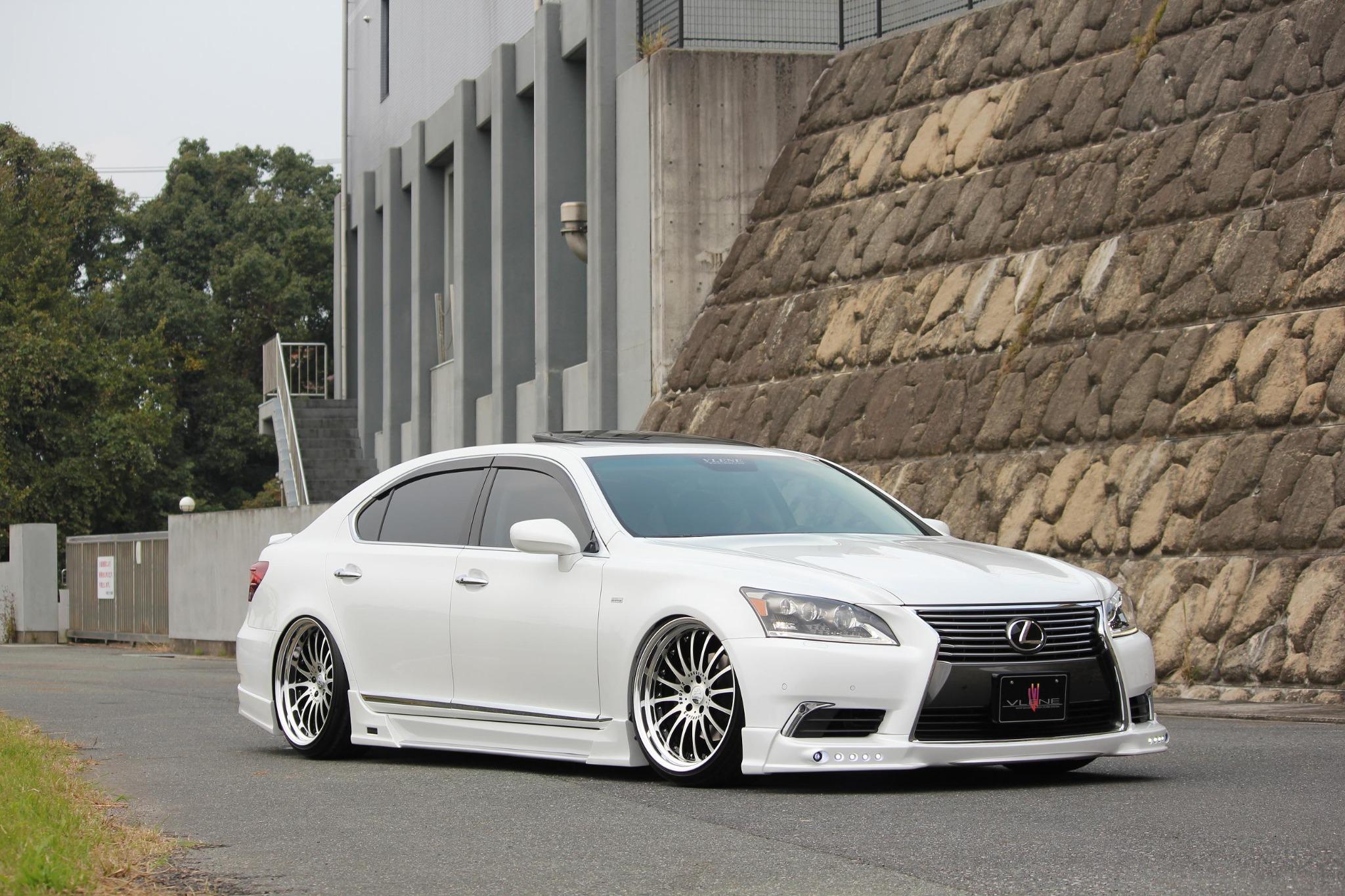 Tuwita ｖｌｅｎｅ A Tuwita ｖｌｅｎｅ ｘ１０ブランドの最高級車 レクサス Ls 後期のご紹介です コンセプトは モテるリッチな大人が普段乗る車 ちょい悪オヤジのための１台 レクサス Lsでノーマルでは嫌だ しかし 派手なエアロはちょっと という方必見