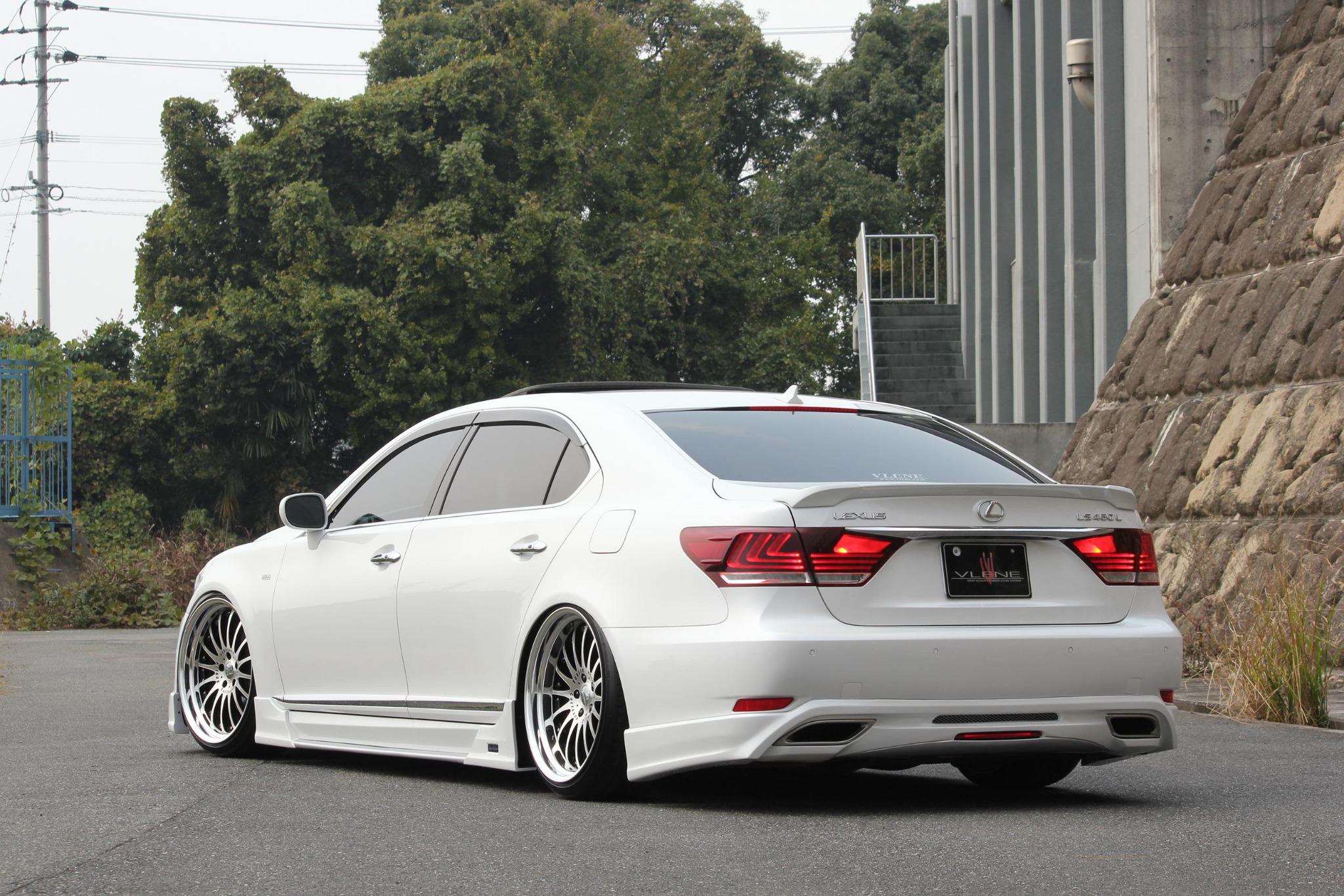 Tuwita ｖｌｅｎｅ A Tuwita ｖｌｅｎｅ ｘ１０ブランドの最高級車 レクサス Ls 後期のご紹介です コンセプトは モテるリッチな大人が普段乗る車 ちょい悪オヤジのための１台 レクサス Lsでノーマルでは嫌だ しかし 派手なエアロはちょっと という方必見