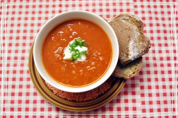 paperstrawed's tweet photo. Tasty tomatoes and lovely lentils combine to make this warming winter soup: http://t.co/6195YfwgEg #vegetarian #soup http://t.co/TbV6YQfdrW