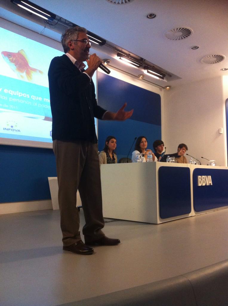 IreneGomezGon's tweet photo. María Pozo @proyectogoliat en #pye "equipos y personas q marcan la diferencia" con 19 años @infova http://t.co/ayfqqIxuPv