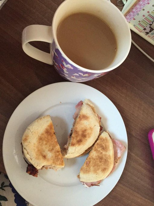 Breakfast. Om nom nom!! http://t.co/glpd8YZiam<a href="/tag/camgirl"class="tags"><span>#camgirl</span></a><a href="/tag/manyvids"class="tags"><span>#manyvids</span></a>