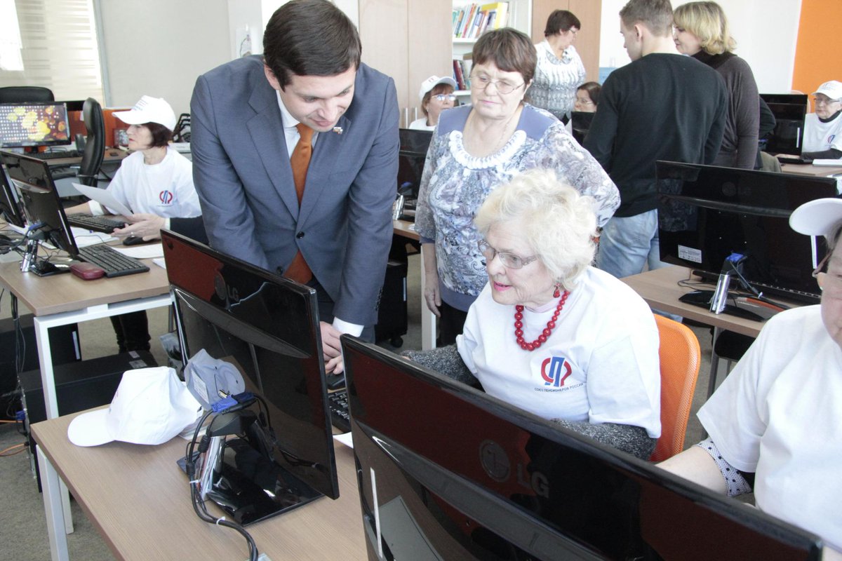 okolo_IoT's tweet image. RT@itpark_chelny:Самые продвинутые пенсионеры сейчас в #itpark #chelny.Здесь началась ИТ-олимпиада третьего возраста.