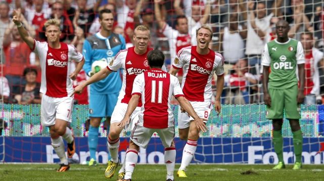Ajaxshowtimecom's tweet photo. 'Feyenoord de woorden, Ajax de daden' : http://t.co/eIoBk0wbnY #ajaxshowtime #ajax http://t.co/IXUJXkTLy9