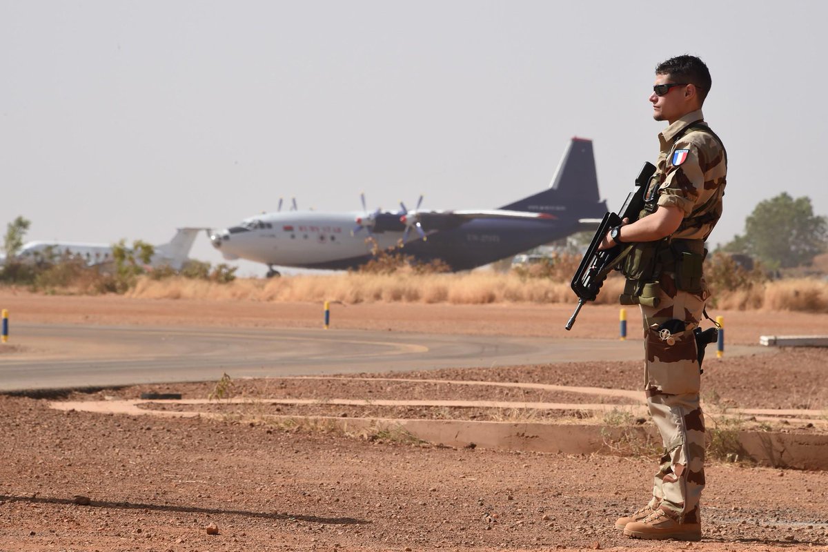 RTLFrance's tweet image. Une dizaine d'ex-militaires français passés au jihad &amp;gt; bit.ly/1wpAhO7