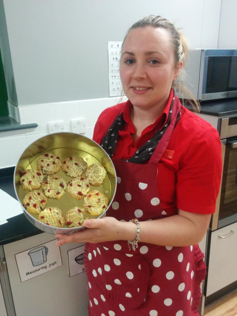 3LittleCakesLtd's tweet photo. I'm thinking @santanderuk staff will be getting some amazing cookies baked at our class last night by Lucy - enjoy! http://t.co/2APmmxD21k