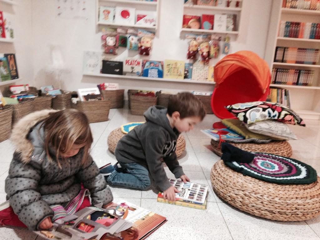 Si veniu a Sitges no deixeu de visitar aquesta meravellosa llibreria <a href="/malvasiallibres/">Malvasia de Llibres</a> #kidsfriendly