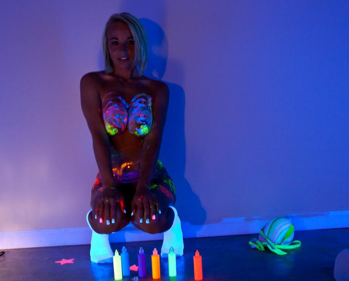 NEU!Genie&szlig;e jetzt die Vorteile von Flirtera Deutschlands geilster mobilen Community! nmelden!  http://t