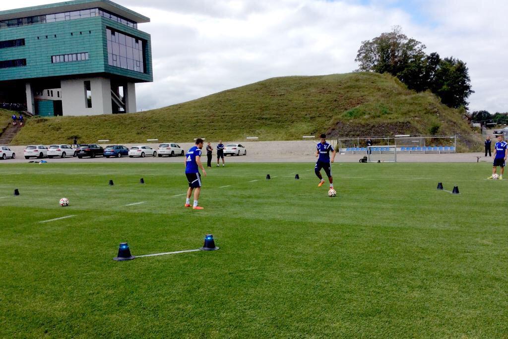 "<a href="/anderssports/">Anders Sports</a>: Schalke04 in actie met de SmartGoals! " Elke #BVO zou met de <a href="/SmartGoalsSport/">SmartGoals</a> moeten trainen!