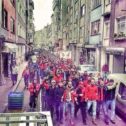 @sudetekdemiir bu kadar ınsan sızı beklerken sız nerdeydınız acaba :)