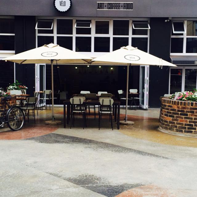 Lebo_Mahabane's tweet photo. Out @velocafeza from 5pm. #LadiesNight #GoodMusic http://t.co/wCuGH1ZY9N