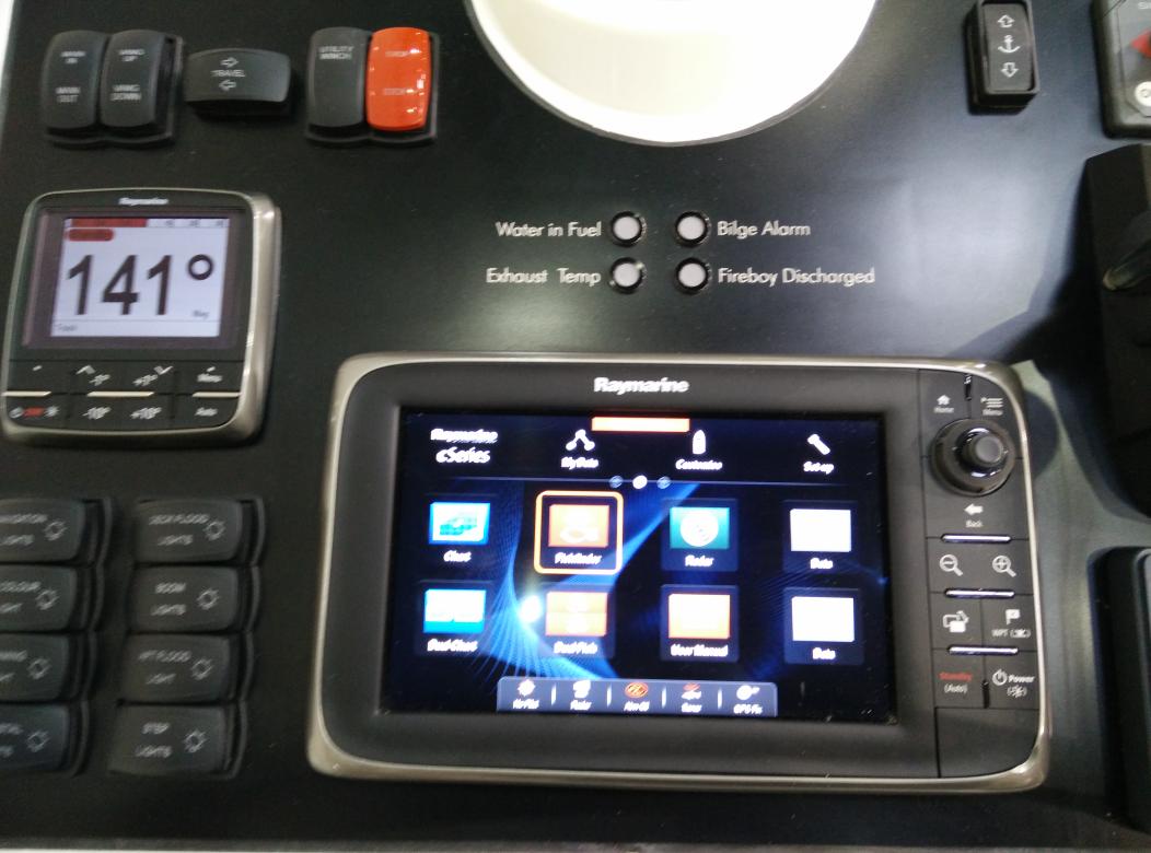 YACHTemoceans's tweet image. Control center at the helm station of Discovery 58 #sailing #yacht #boot2015