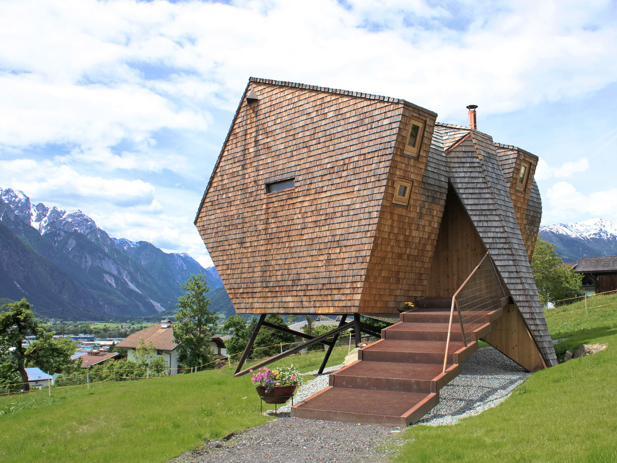 Looking for something different?
booking.com/-HolidayhomeUf…