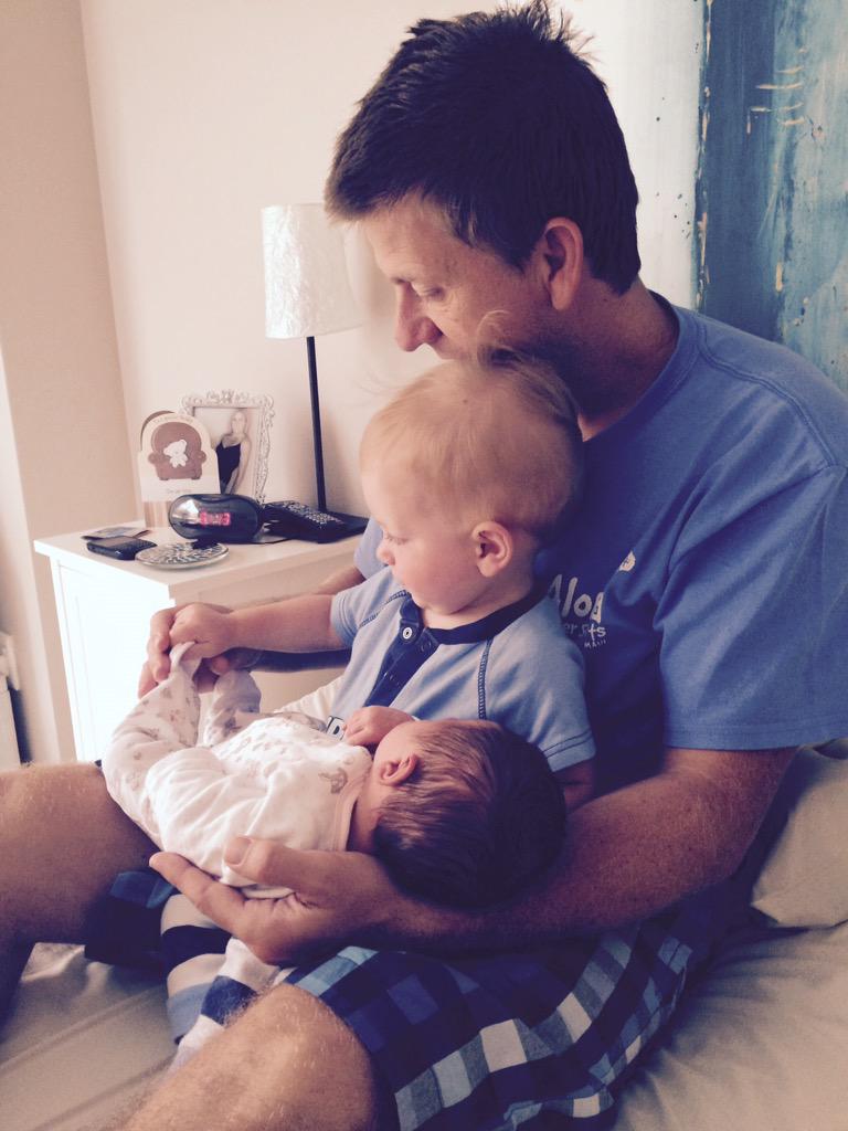 moniquegladding's tweet photo. My world 💙💙💗 #love Full heart xx http://t.co/WHXy3KMKH2