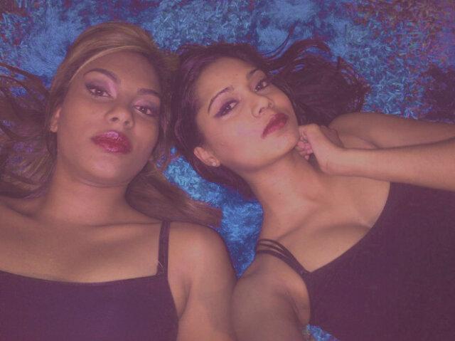 nicxi's tweet photo. @CaitlynnKuppan  #AccidentProne#SleepOver #MyHunny #DarkLips #MakeOvers thanx 4 looking after Me..#FavCousin #Kuppan http://t.co/lNlVZqWpVg