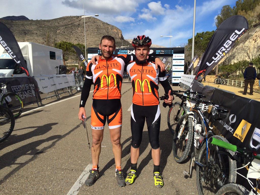 cblancabikerace's tweet photo. Gran pareja formada por @LucasGunitec y @StphanEurojavea para @cblancabikerace http://t.co/uZsRllmnY3