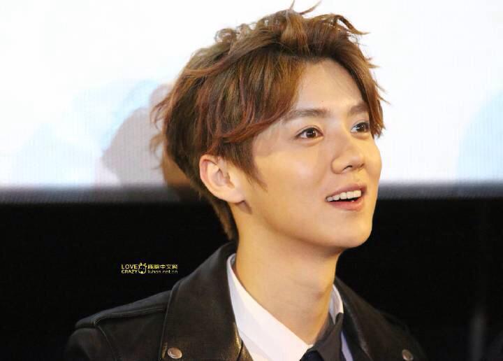 #重返20岁 #루한 #鹿晗 #鹿晗 in HK