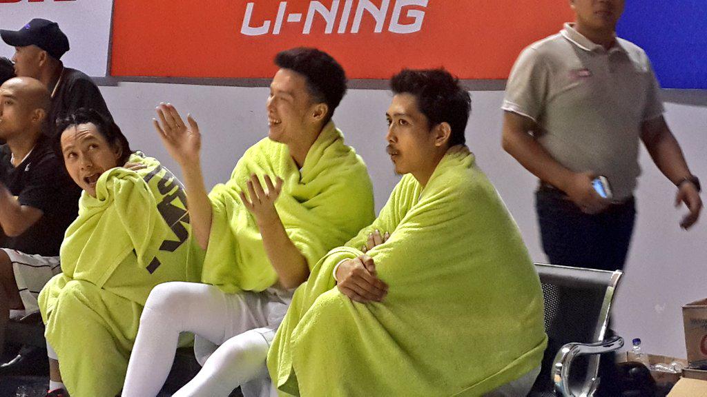 nblindonesia's tweet photo. Intermezo-Para skuad @clsknights yg tampak dingin2 bahagia @Febri_kempling @wewemarole @dwi02dwi #IndiHomeNBL #NBLFun http://t.co/I7E4G6yLPr