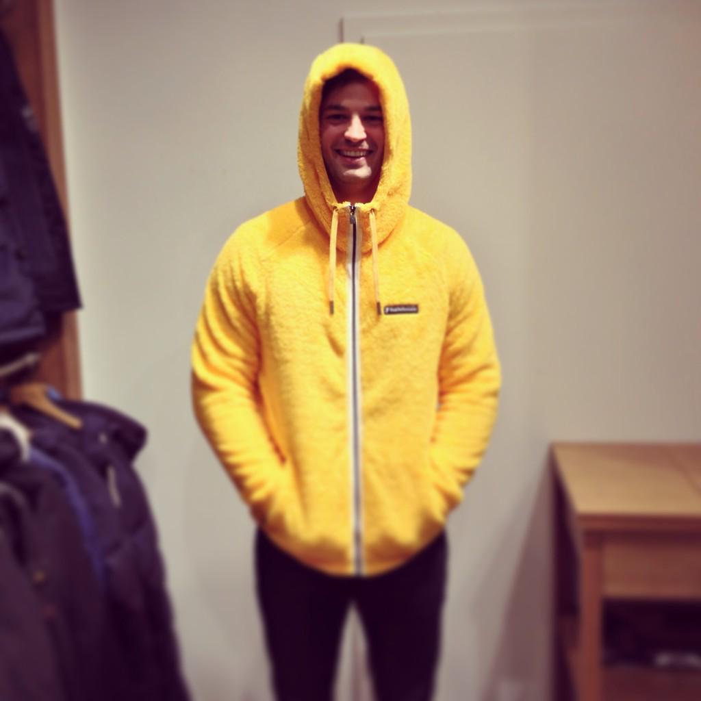 WilliamGuard777's tweet photo. Found a big bird costume in the ski shop! http://t.co/sbOgQffpvE