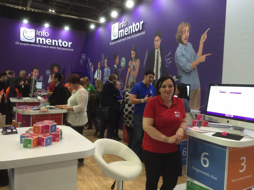 IngviHrannar's tweet photo. Vaka og félagar hjá @InfoMentorIS eru með stóran bás. Kíkið á þau. #isbett http://t.co/cm03l9fDXW