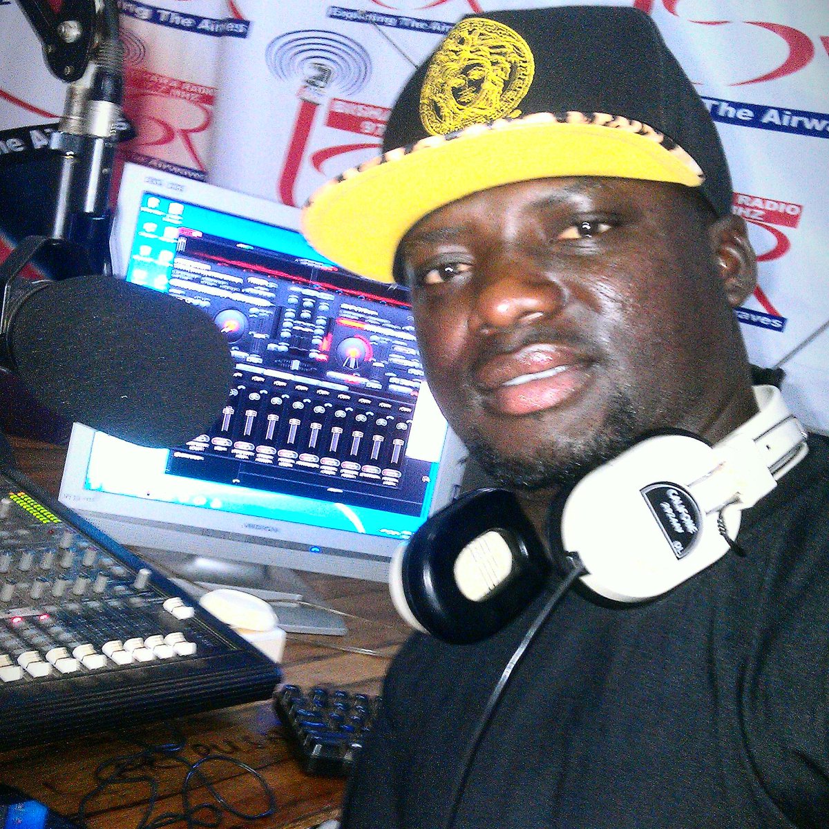 Djparara's tweet photo. Big ups to Sammy forson n sarkodie@sarkodie http://t.co/Lhal5cGSqn