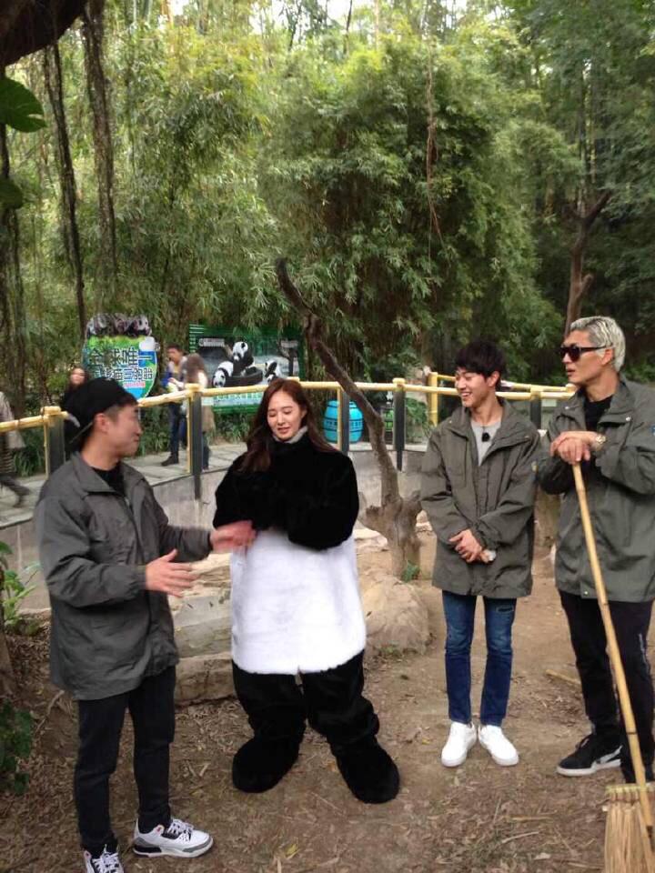 B79ZT-dIIAEpO57.jpg:large