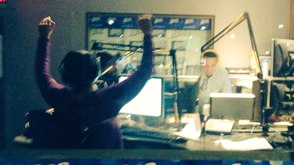 JamarJNiice's tweet photo. GET PUMPED and do the @showbizshelly shimmy!! We need a winner at 8:10a. #sunshinebound #HotTripsToFlorida http://t.co/PMbrGP37BQ