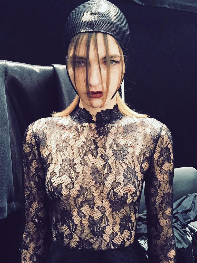 MBFWB's tweet image. Bringing sexy back courtesy of #Ireneluft #MBFWB You don't want to miss this show! Mbfashionweek.com/live #MBFWBLive