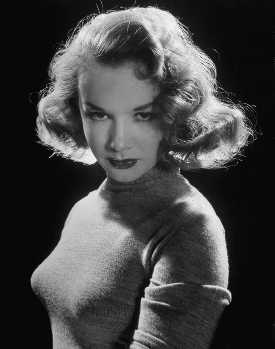 Happy 83rd Birthday today January 22nd to Piper Laurie, xxxxxx

 