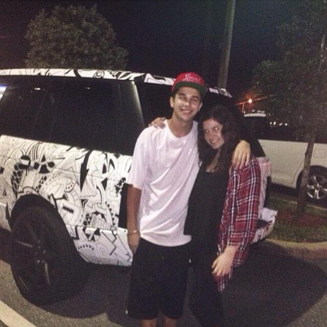 AustinMahoneJPN's tweet photo. #PHOTO Miami でファンとの写真です📷1/21 http://t.co/e0n6Qq3NiP