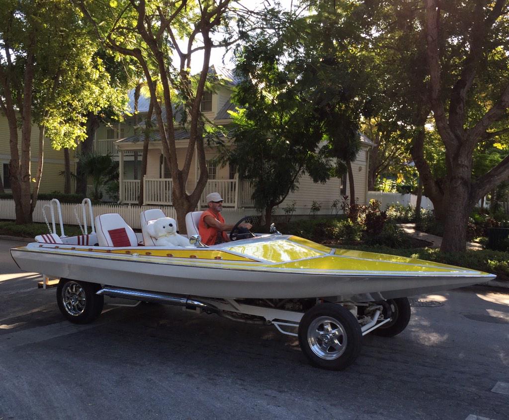 CayardSailing's tweet photo. Only in Key West! http://t.co/hDcua4IIus