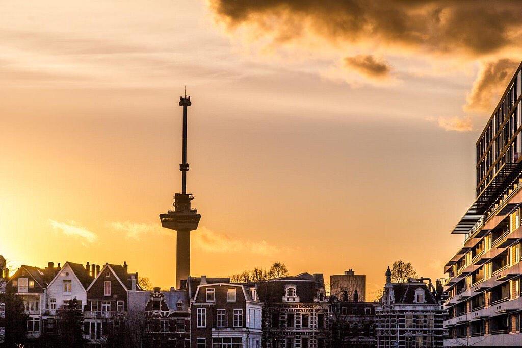 The Sky Is On Fire • De Euromast • Rotterdam #rotterdam #euromast <a href="/Euromast010/">.</a> <a href="/rotterdam/">Gemeente Rotterdam</a> (instagram.com/tomschoumakers)
