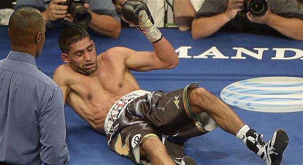 SpecialKBrook's tweet photo. You step up to the plate then! http://t.co/zSFbEfU7Pc