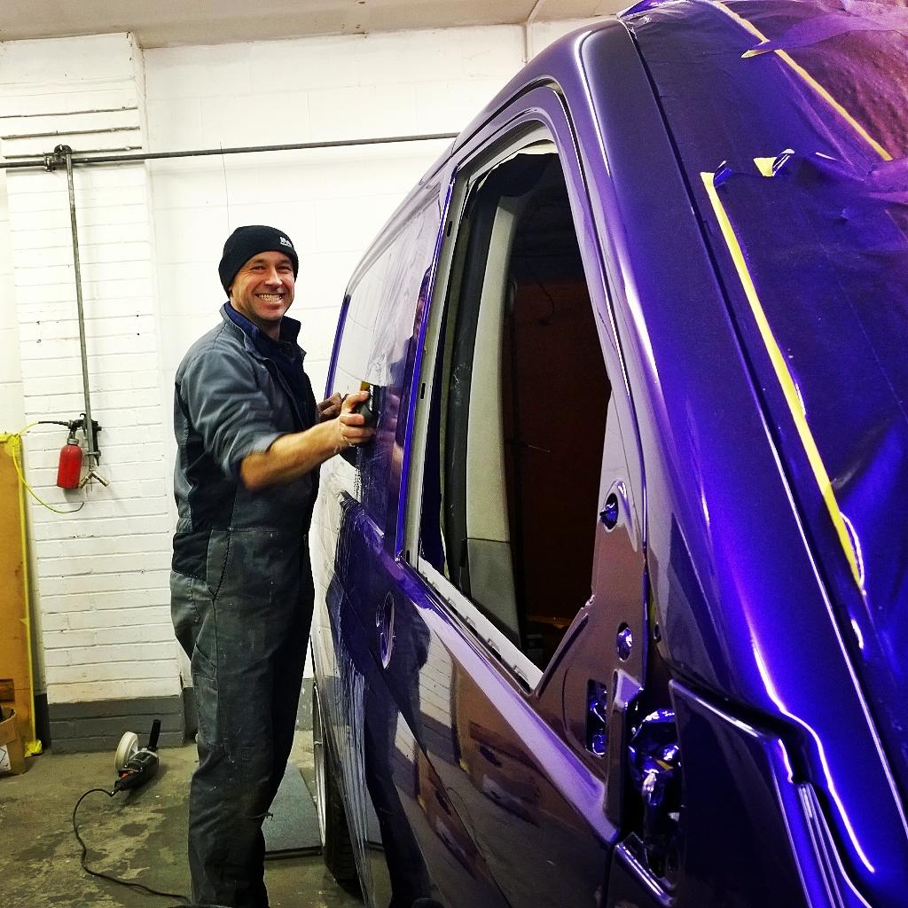 ImpactBodyshop's tweet photo. #projectt5 is coming along nicely. A few shots of progress so far. This kolor us going to pop in the sun 👌 http://t.co/KTiBPod9PJ