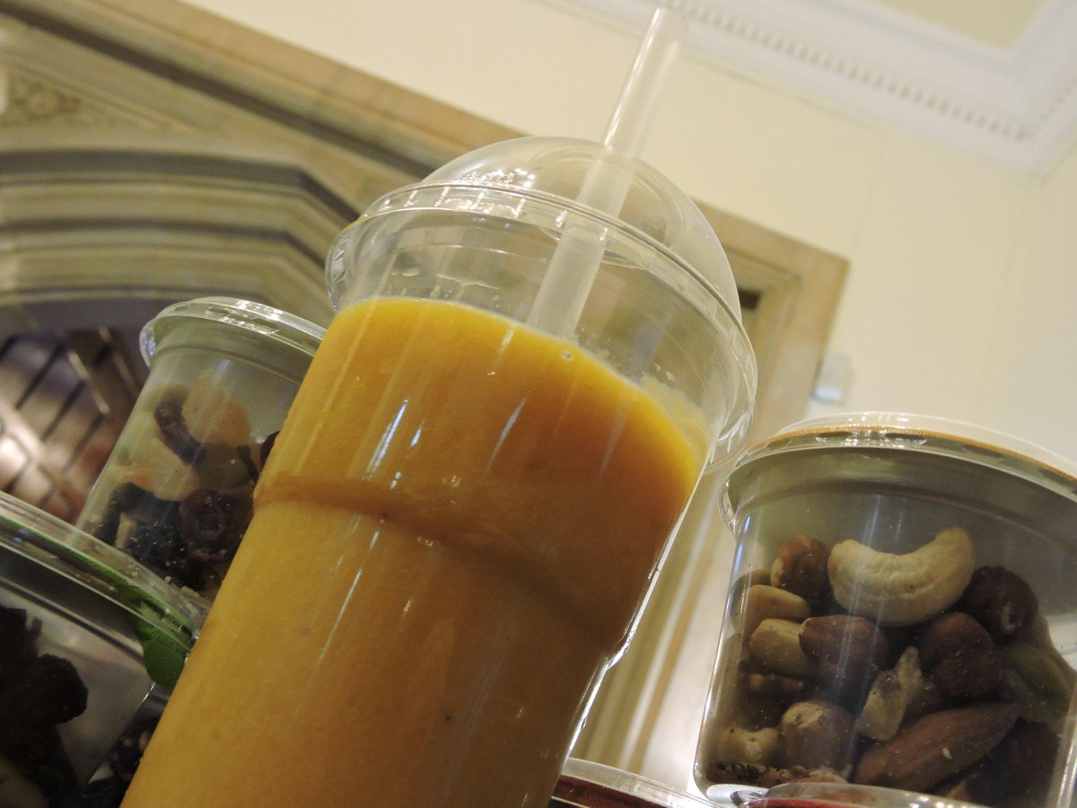 Hall_HelenB's tweet photo. Mmmmmm @HallsChef 's smoothies are mint! (mint = northern adjective for "amazing" :)) @HolmewoodHall http://t.co/r8ZdCeTpvQ