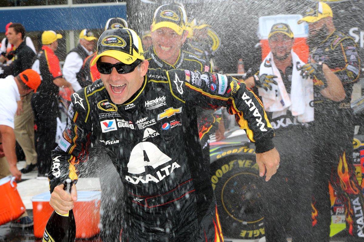 NASCAR's tweet photo. What a career! Share your favorite @JeffGordonWeb memories using #JGFinalLap. 

We'll retweet a few of our favs. http://t.co/Nkx88eEbS5